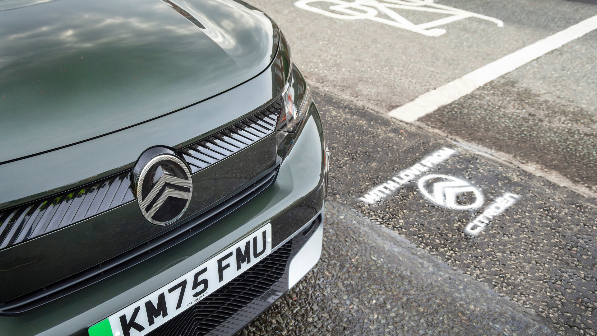 Citroën funds pothole repair as 1 in 20 UK roads found to be in need of urgent attention